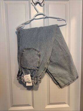 Zara Light Blue Cropped Elastic-Hem Jeans